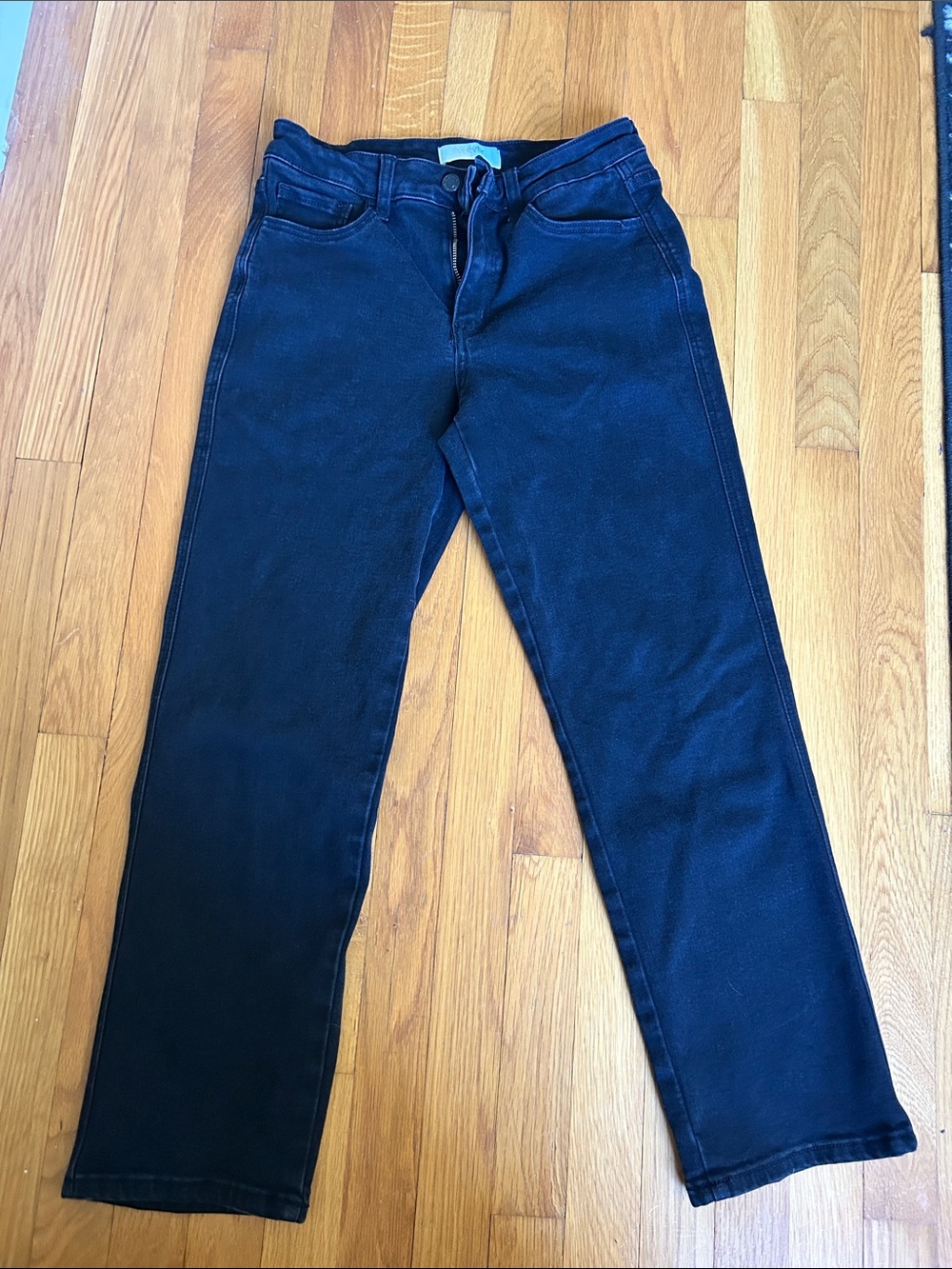 Women's Straight-Leg Jeans in black